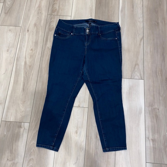 GUC Plus Size 18 Torrid Denim Stretch Skinny Jeans - Picture 1 of 7
